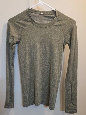 lululemon athletica Olive Heather Long-Sleeve Crew (I106)